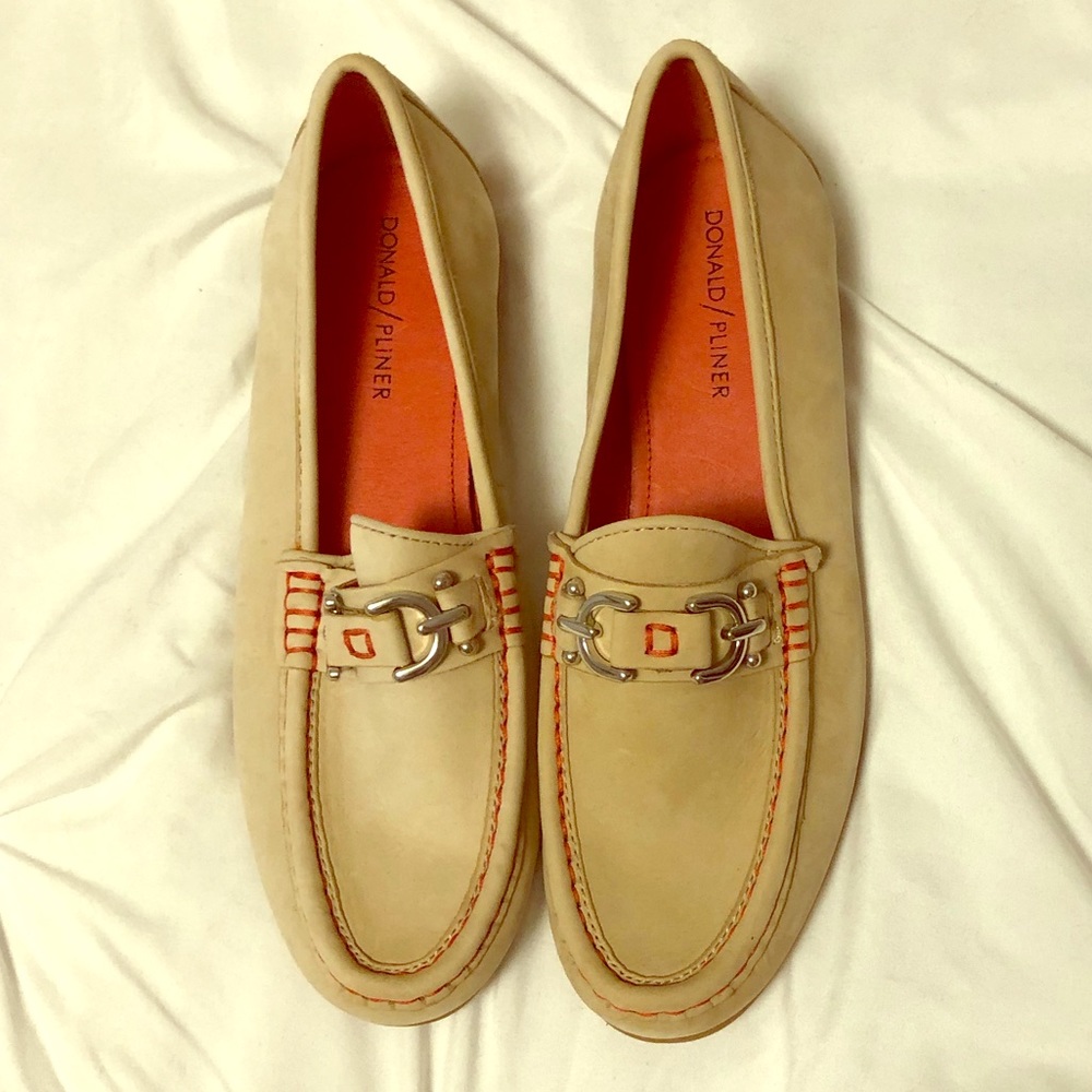 NEVER WORN DONALD/PLINER MOCCASINS